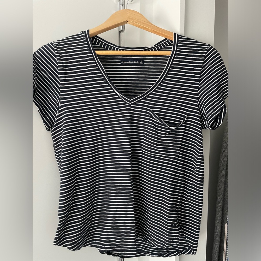Abercrombie and fitch strip tee